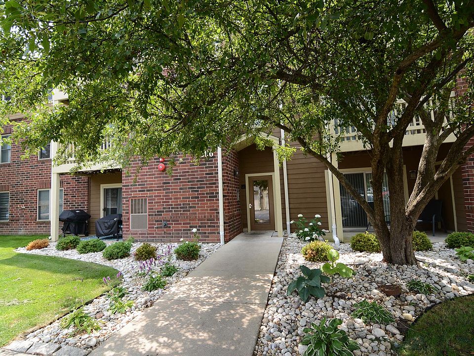 1st image of 206 Glengarry Dr APT 106