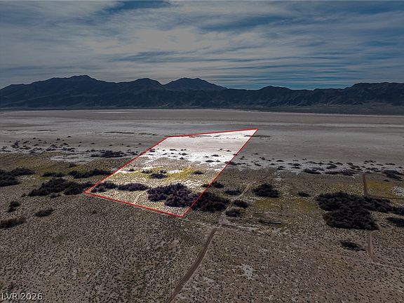 2nd image of 790 N Ash Meadows Rd