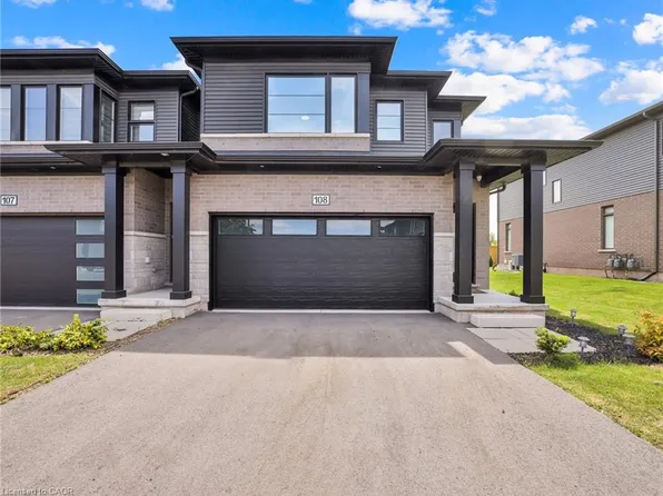 4552 Portage Rd #108, Niagara Falls, ON L2E 0B8