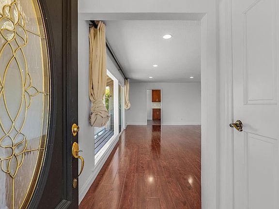 4th image of 445 Beech Ave