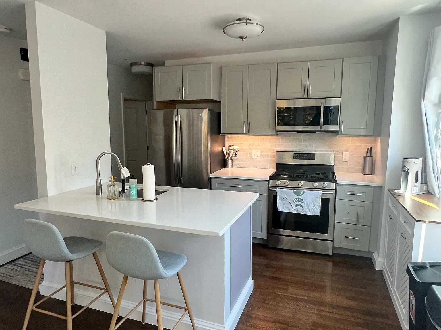 2 bed, 1000 sqft, $2,800 — Photo 1