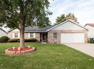 424 Wilson Dr, Columbia, IL 62236