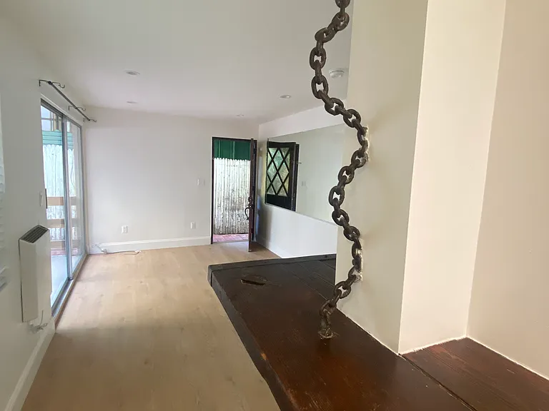 2410 Palm Dr #C — Photo 2