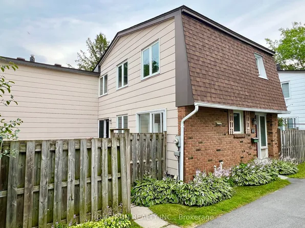 3240 Southgate Rd #42, Ottawa, ON K1V 8W7