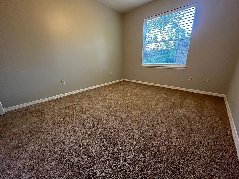 3801 Donna Lynn Ln — Photo 14