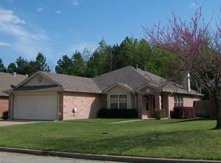 200 Ray Creek Dr, Longview, TX 75605