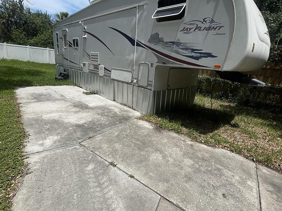 1st image of 1045 Hickory Ln #9