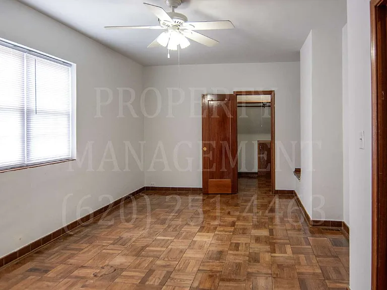 1110 W 5th St — Photo 32