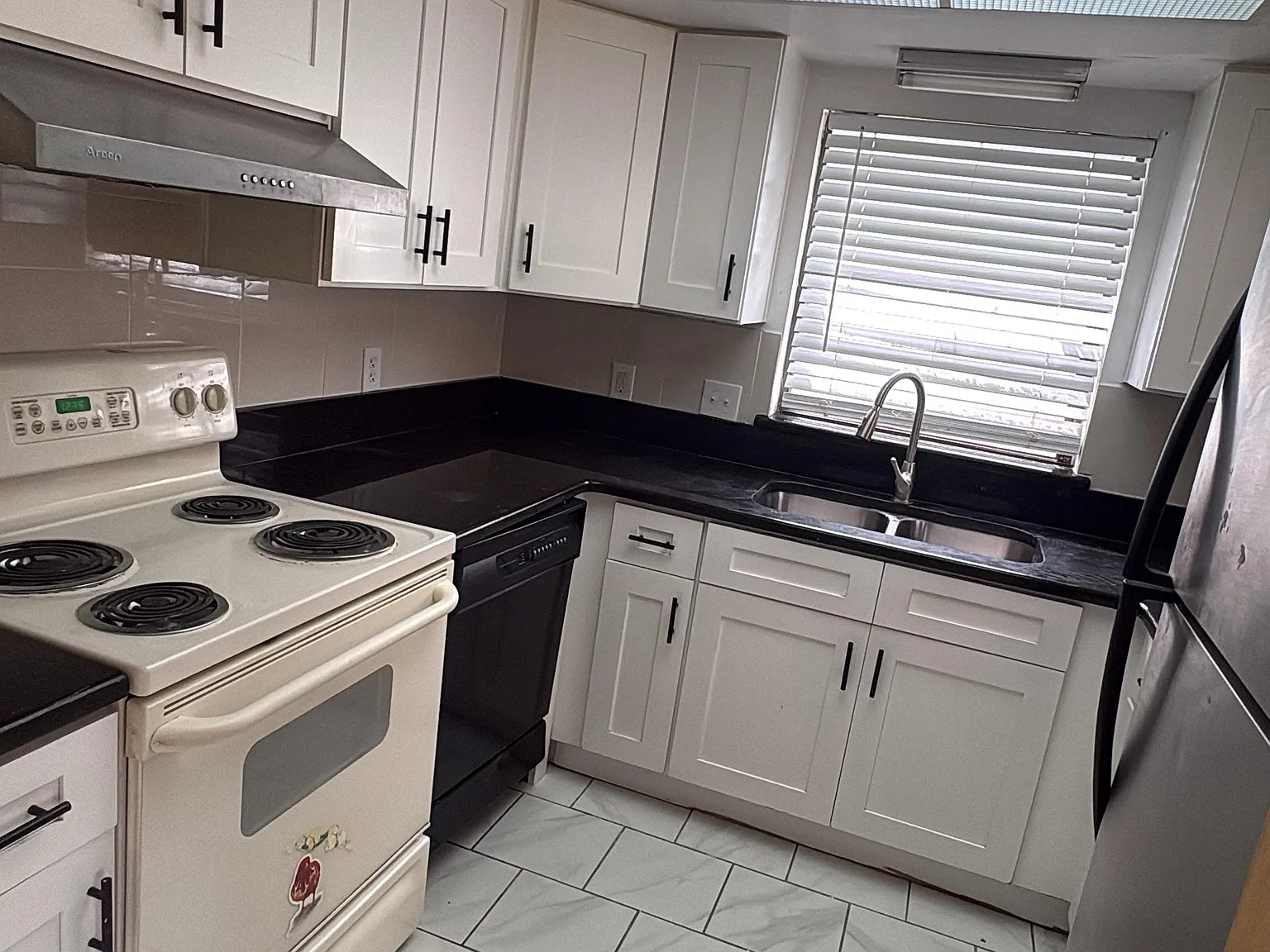 3 bed, 1180 sqft, $1,450 — Photo 3