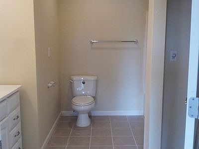 3rd image of 6304 Yakima Ave #B