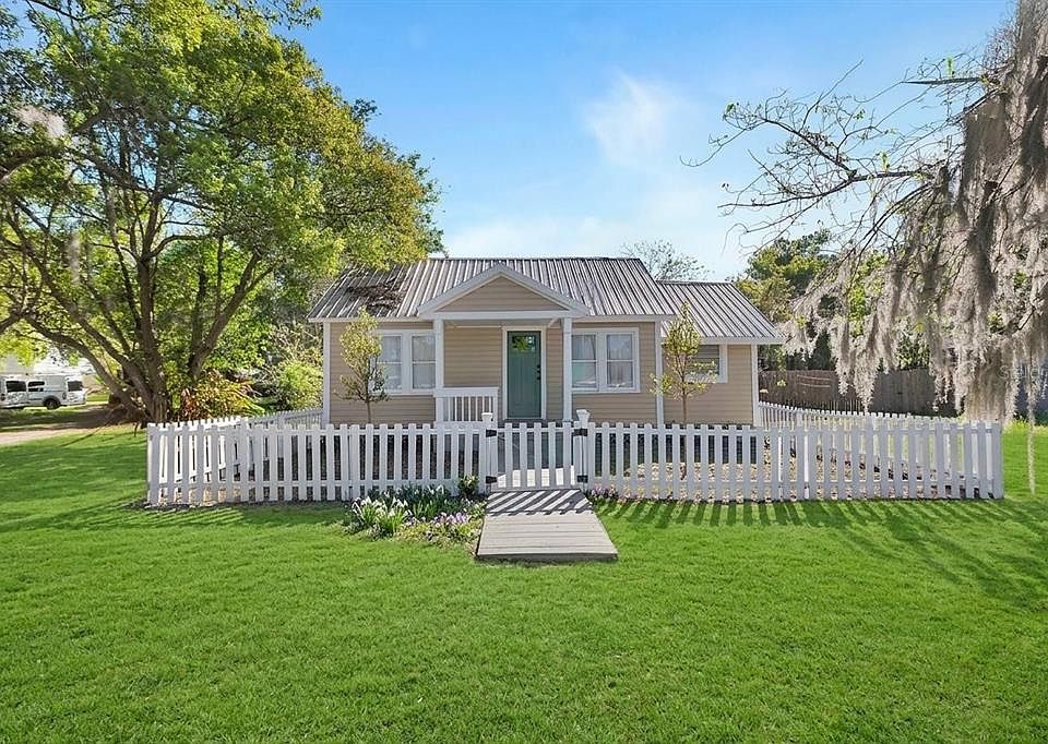 1st image of 133 LUCIE AVENUE