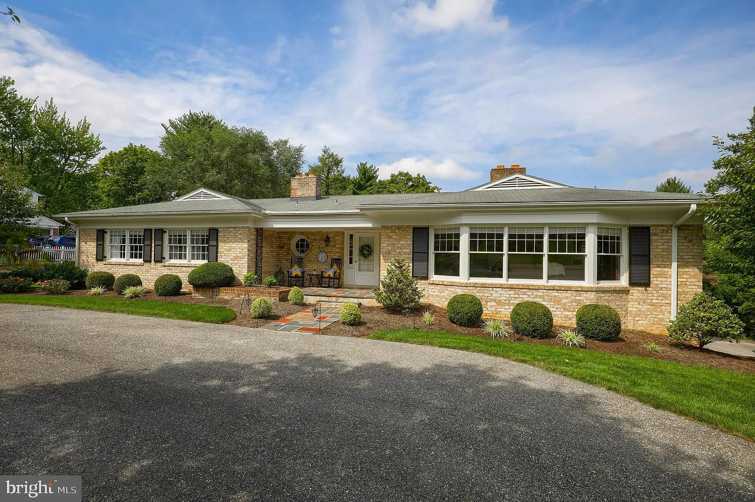 1138 Wyndham Dr photo 1