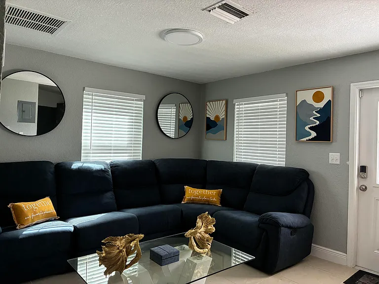 1558 NW 5th Ave — Photo 4