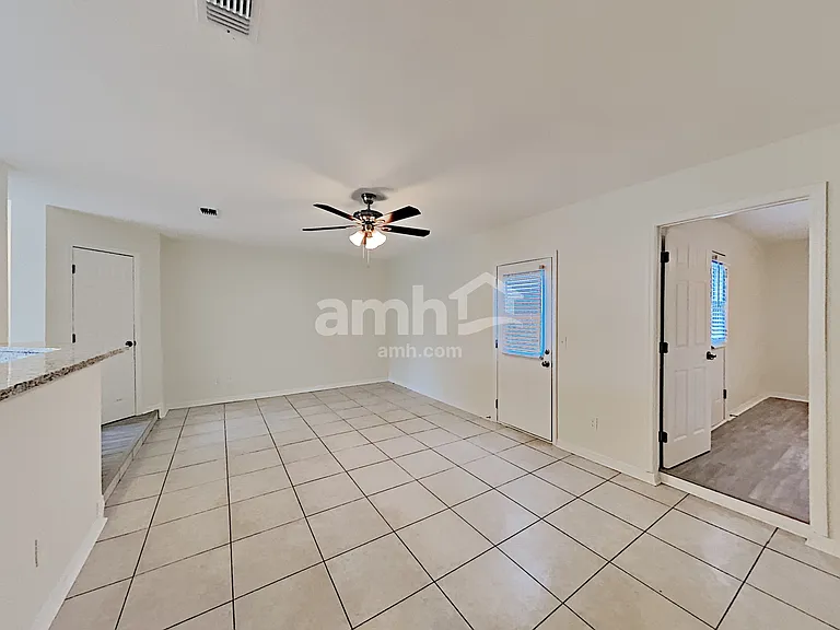 1694 Ashwood Cir — Photo 5