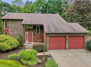 4667 Hidden Pond Dr, Allison Park, PA 15101