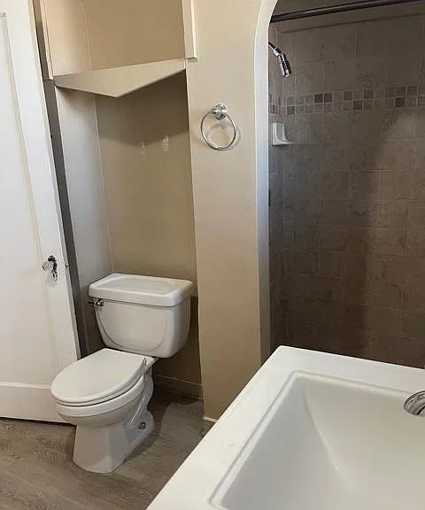 9200 S Hobart Blvd — Photo 12