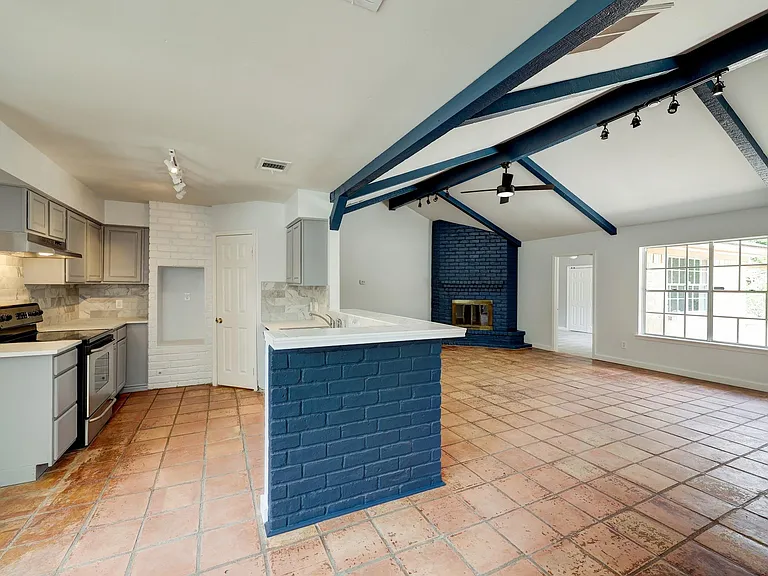 9006 Stone Brook Ln — Photo 4