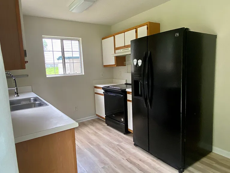 2461 Stratford Crossing Dr — Photo 10