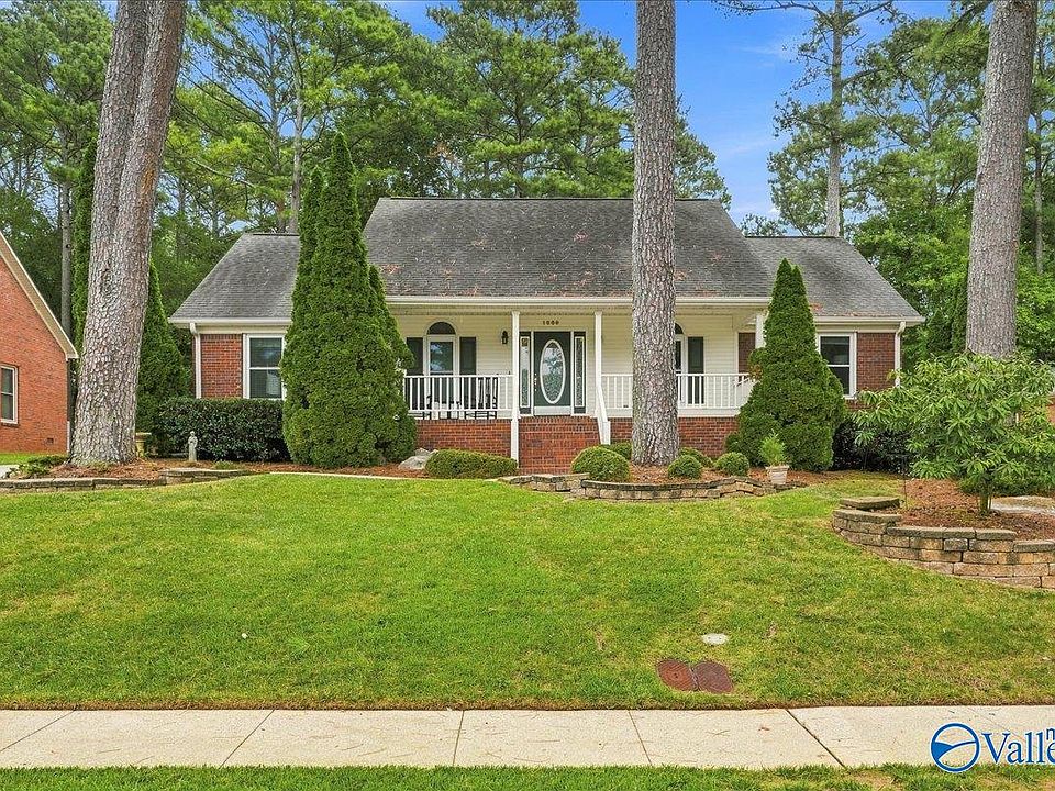 1st image of 1669 Longleaf Dr NW