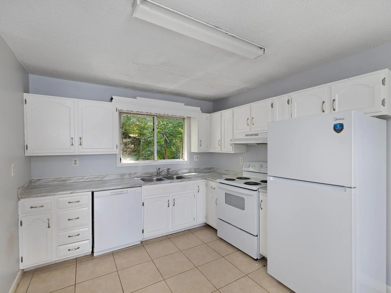 103 Angeline Dr — Photo 4