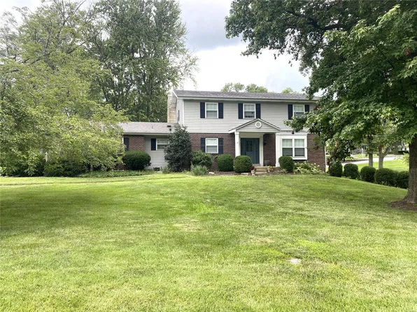 1929 N Ballas Rd, Saint Louis, MO 63131