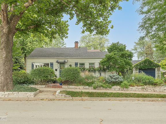 2nd image of 100 Park Dr