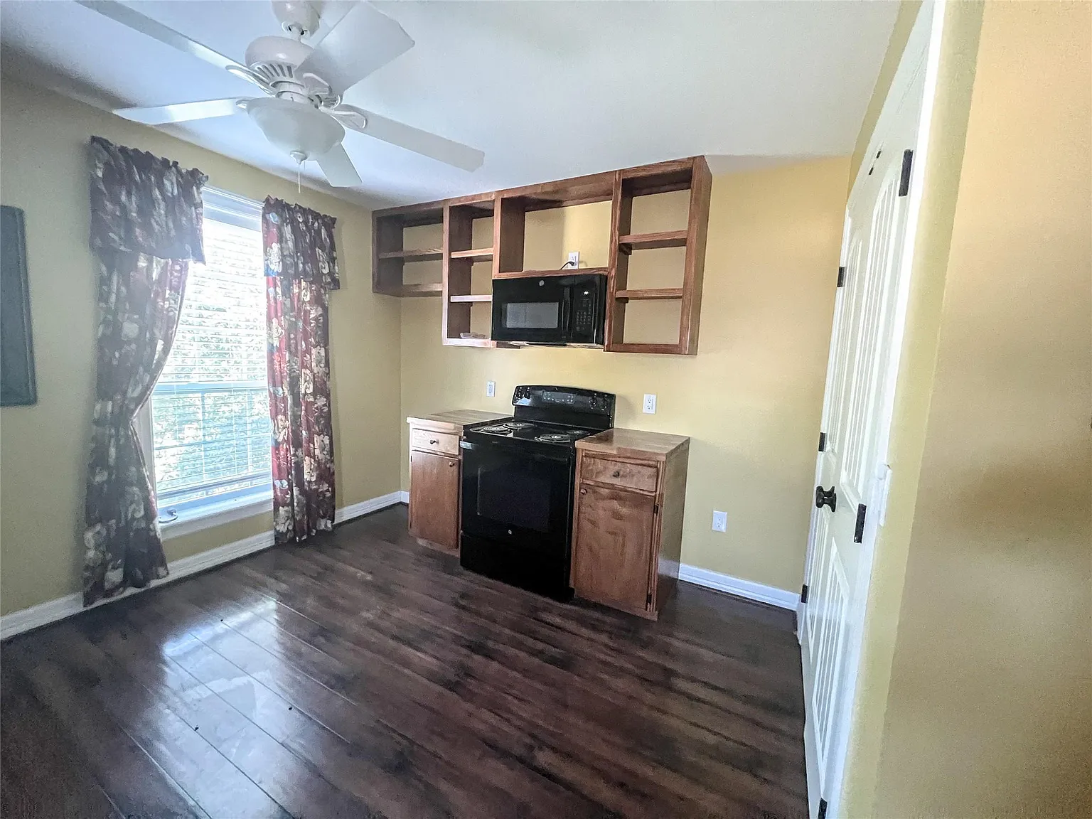 3 bed, 1.0 bath, 1550 sqft, $1,500 — Photo 4