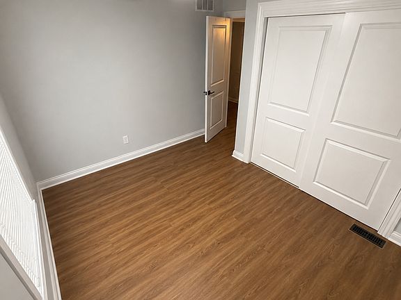 4th image of 5350 Beaver Dr NE