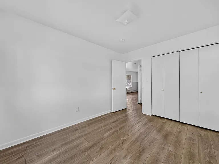 151 E McHattie St #10 — Photo 11