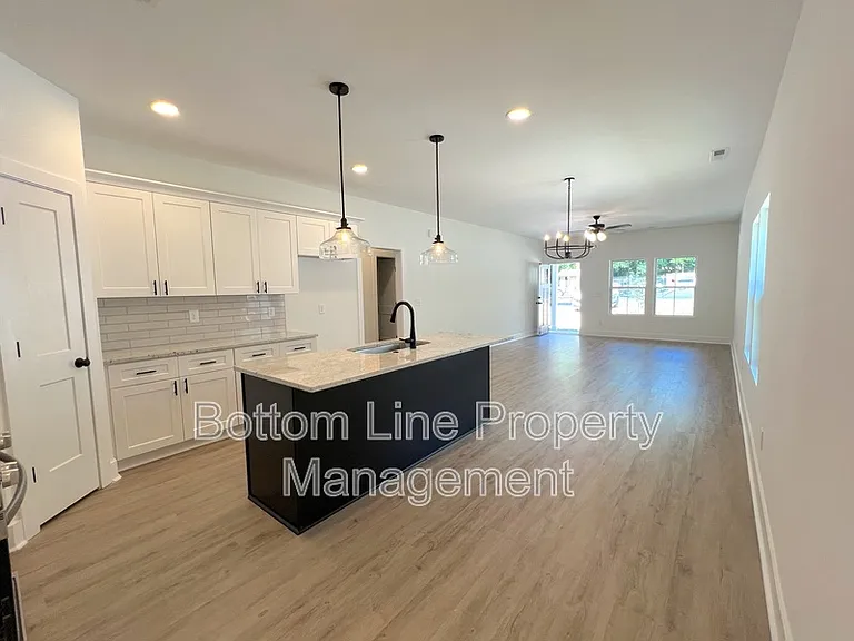 427 Mint St — Photo 9