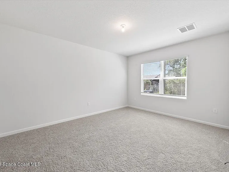 566 Rembrandt St SE — Photo 19