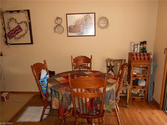 3rd image of Niagara St