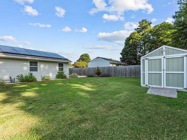 780 Meade Ln — Photo 25