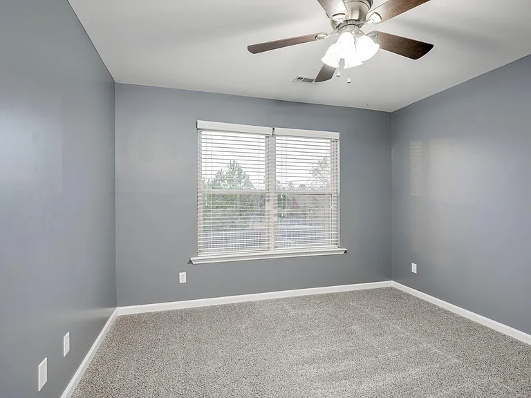 8647 Crenshaw Dr — Photo 29