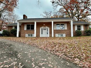 102 Woodland Rd, Fredericksburg, VA 22401