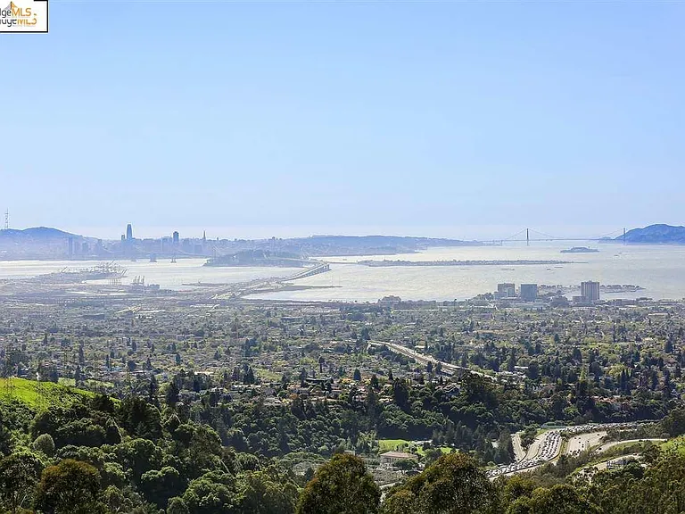 6100 Skyline Blvd — Photo 2
