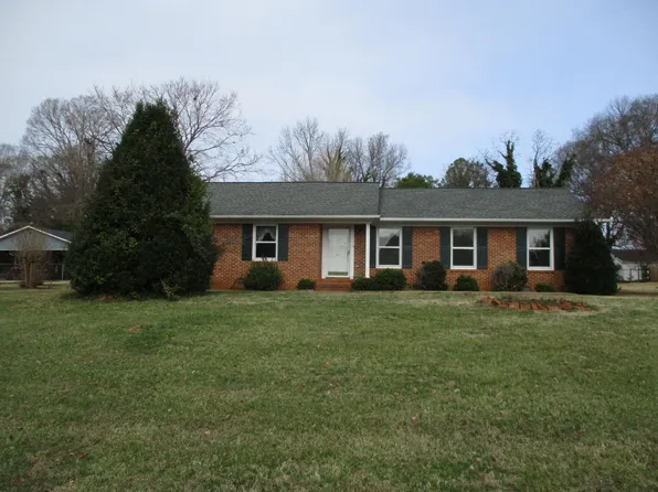 421 Lowndes Dr, Spartanburg, SC 29307