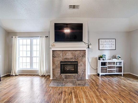 3rd image of 2716 Glenhaven Dr
