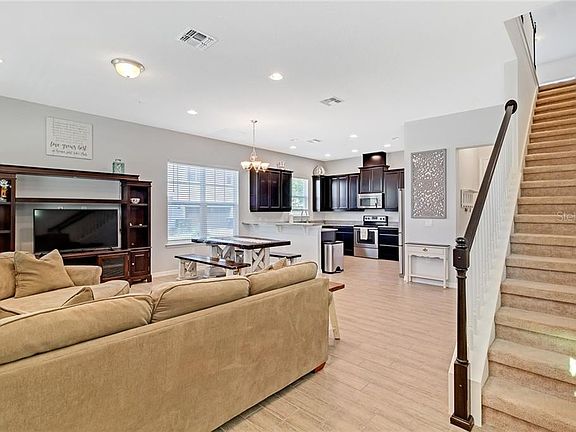 2nd image of 9396 Meadow Hunt Way