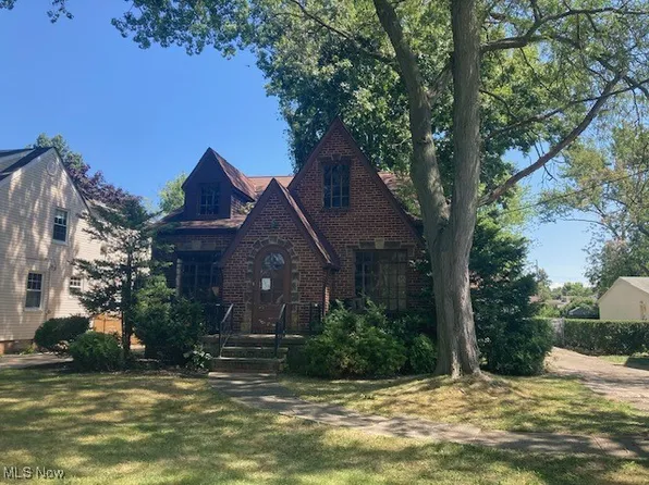 2745 Wagar Rd, Rocky River, OH 44116