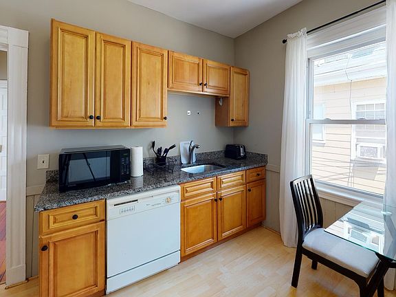 3rd image of 29 Litchfield St #1280