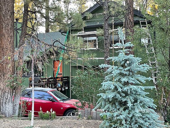 2nd image of 425 Ashwood Dr