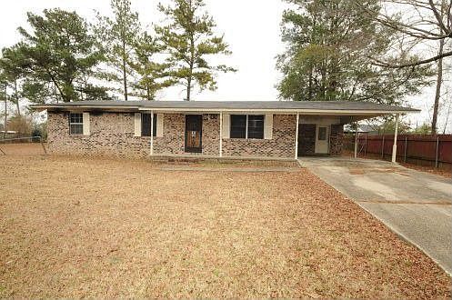 1st image of 18 Pinehill Dr
