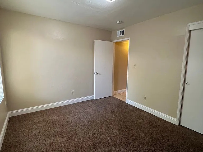 N Laurelglen Blvd 7612 — Photo 19