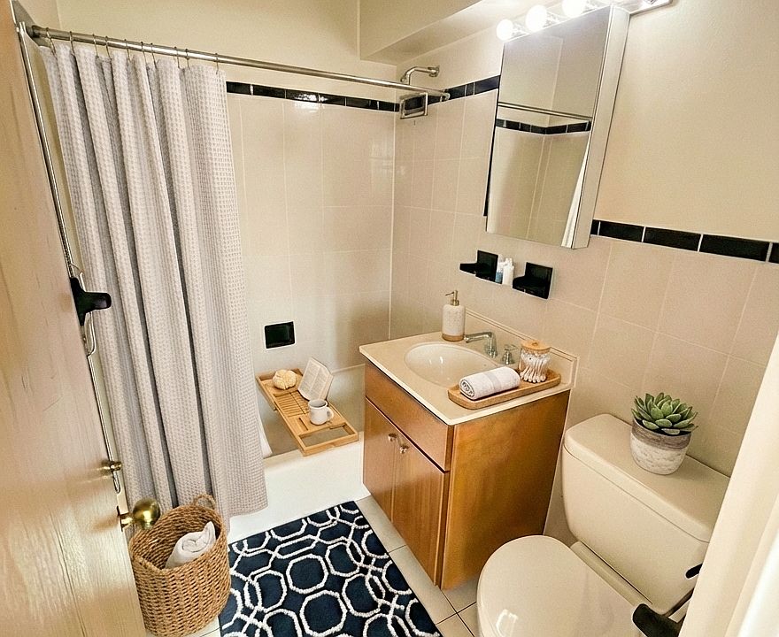2nd image of 87-50 167th St #114