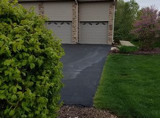 5983 Fox Basin Rd, Rockford, IL 61108