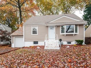 215 Sanzari Pl, Maywood, NJ 07607