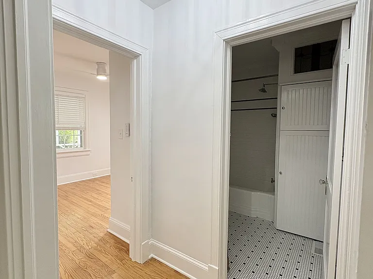 2807 Ashland St — Photo 11