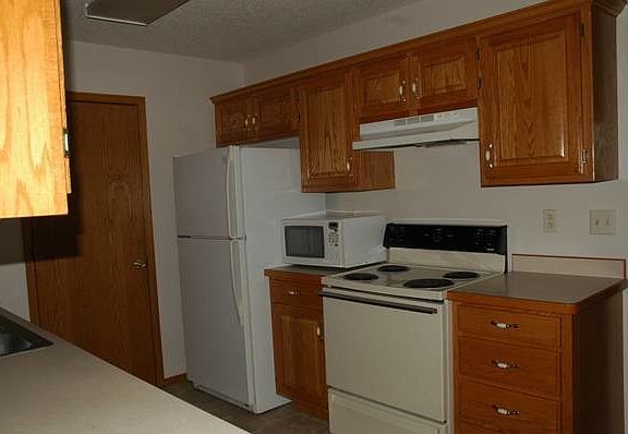 5th image of 1700 Bluebird Dr