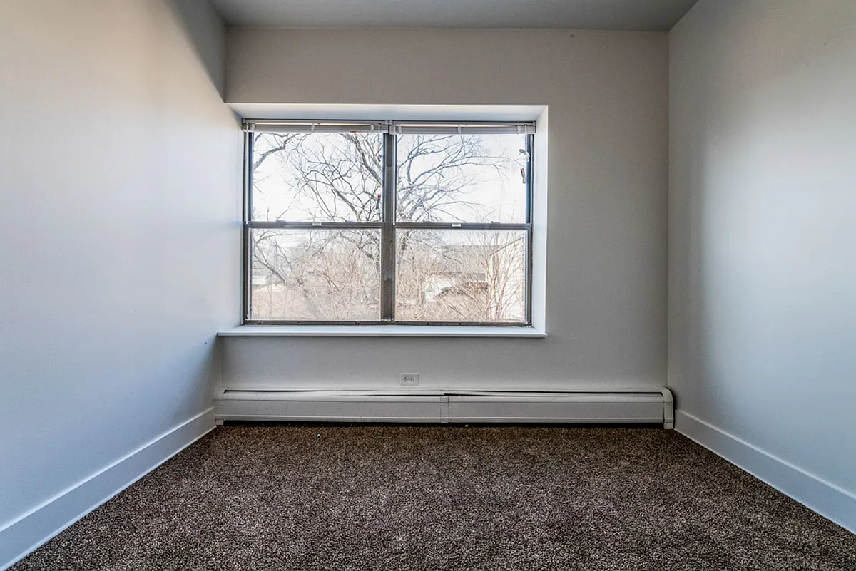 Building Photo - 136 E 155th